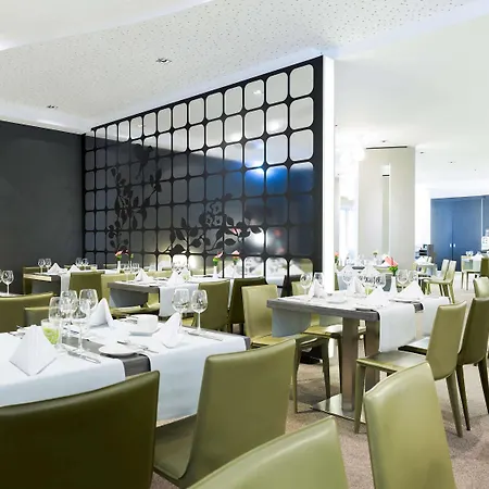 Novotel Frankfurt מלון