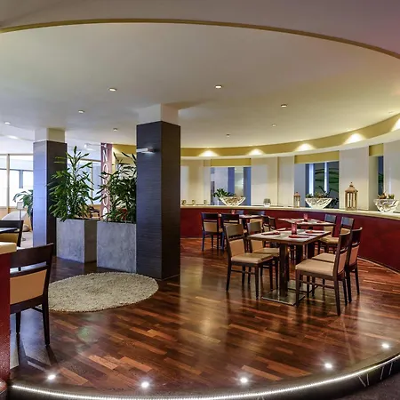 מלון Novotel Frankfurt פרנקפורט
