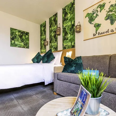 Novotel Frankfurt 4*