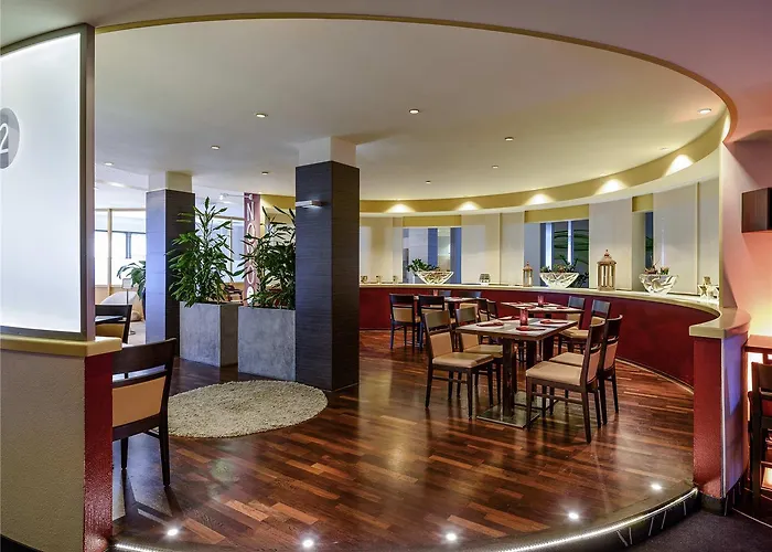 Novotel Frankfurt 4*