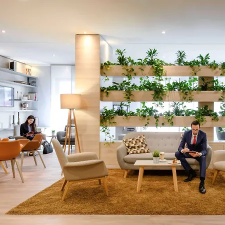 Novotel Frankfurt Otel 4*