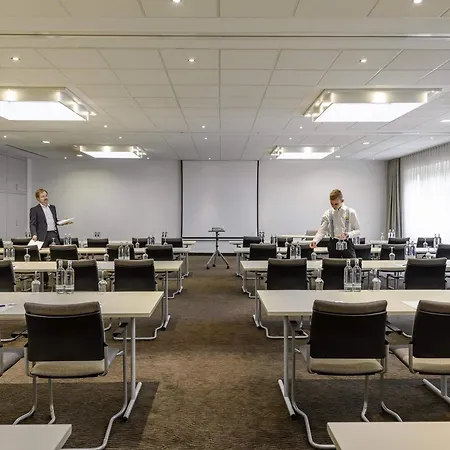 Novotel Frankfurt 4*
