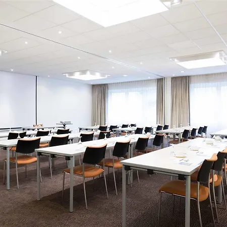 Novotel Frankfurt 4*