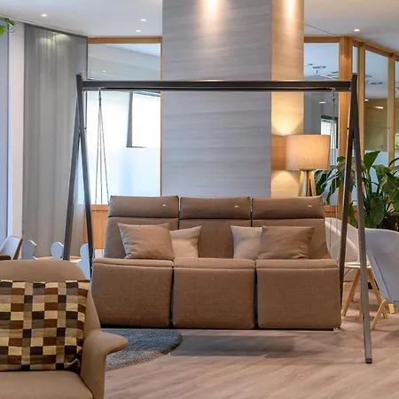 Novotel Frankfurt 4*