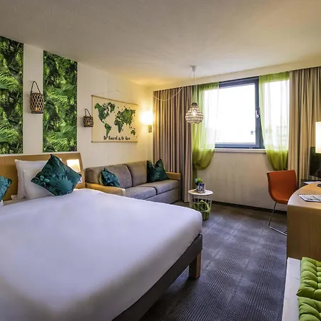 Novotel Frankfurt 4*